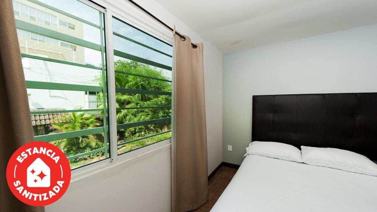 Econosuites Monterrey Bagian luar foto