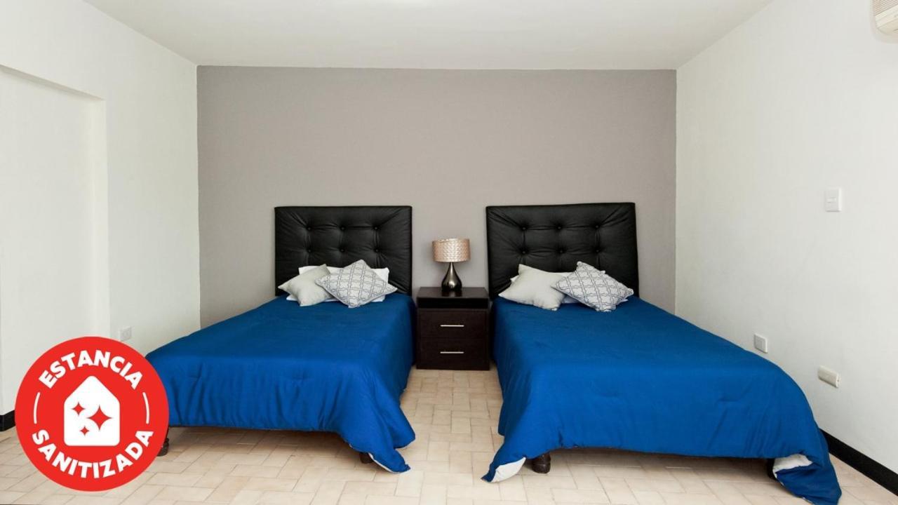 Econosuites Monterrey Bagian luar foto