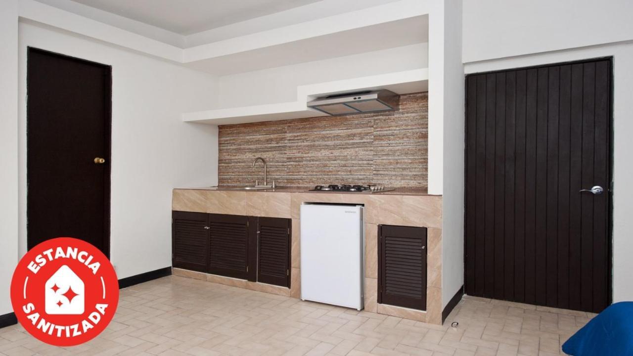 Econosuites Monterrey Bagian luar foto