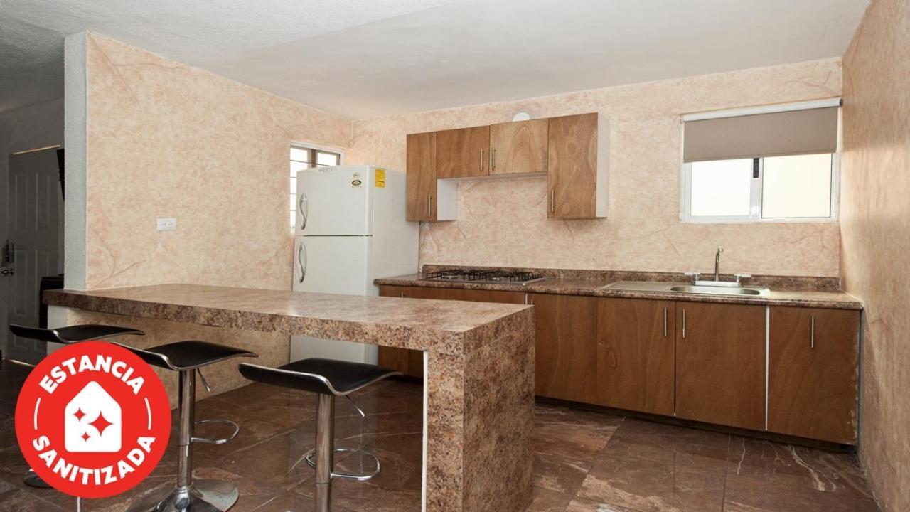 Econosuites Monterrey Bagian luar foto