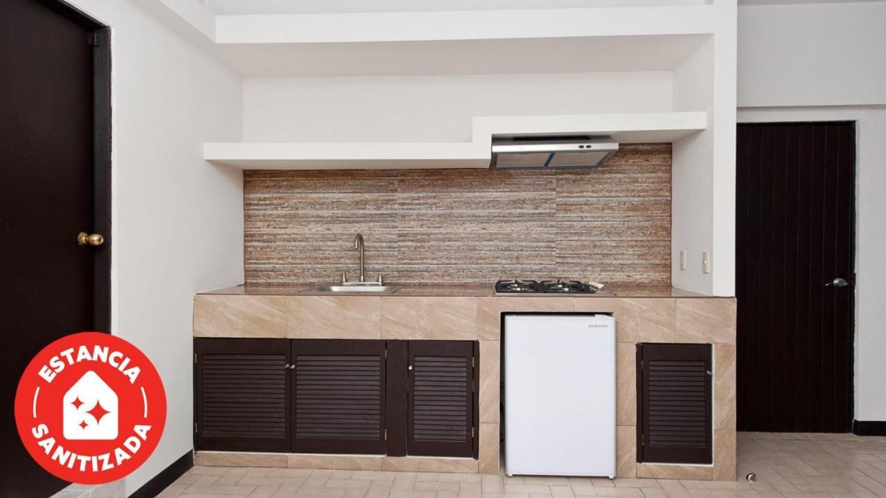 Econosuites Monterrey Bagian luar foto
