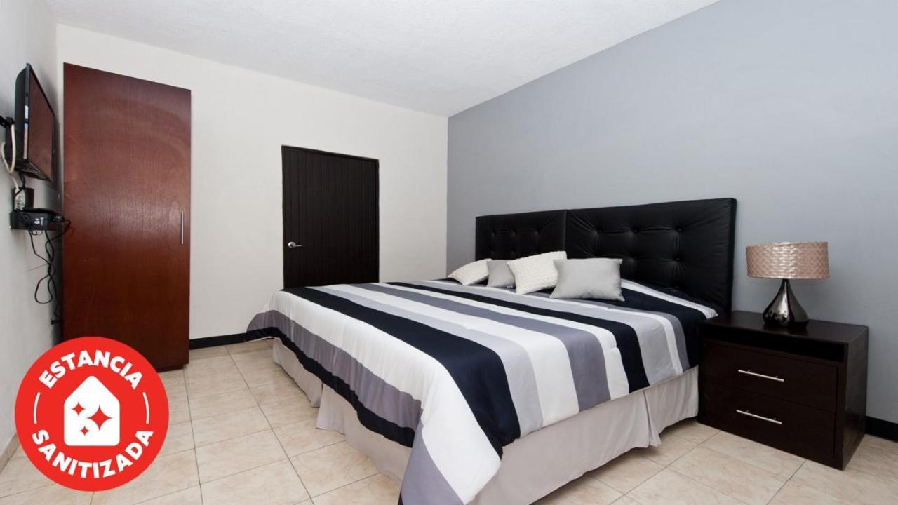 Econosuites Monterrey Bagian luar foto