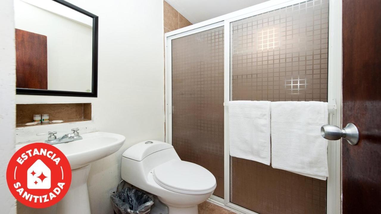 Econosuites Monterrey Bagian luar foto