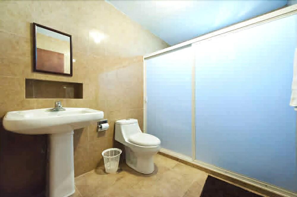 Econosuites Monterrey Bagian luar foto