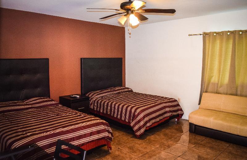 Econosuites Monterrey Bagian luar foto